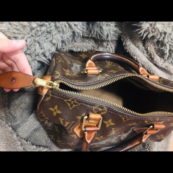 Louis Vuitton Hand Bag - Picture 2 of 8